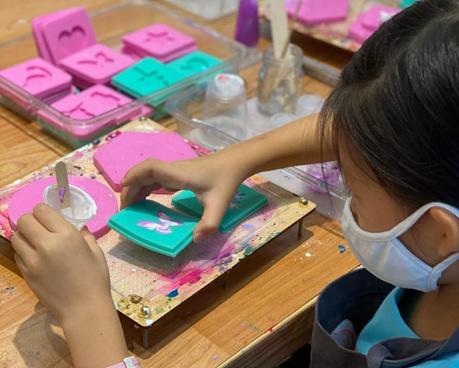 resin play_jesmonite clay piece